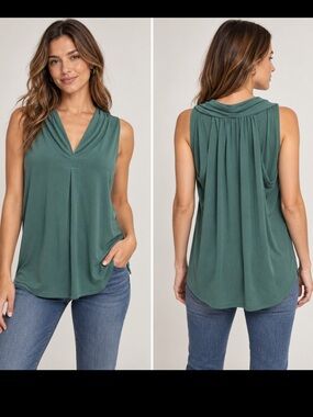 EUC Green Envelope Los
Angeles Teal Draped Cowl
Neck Sleeveless Top